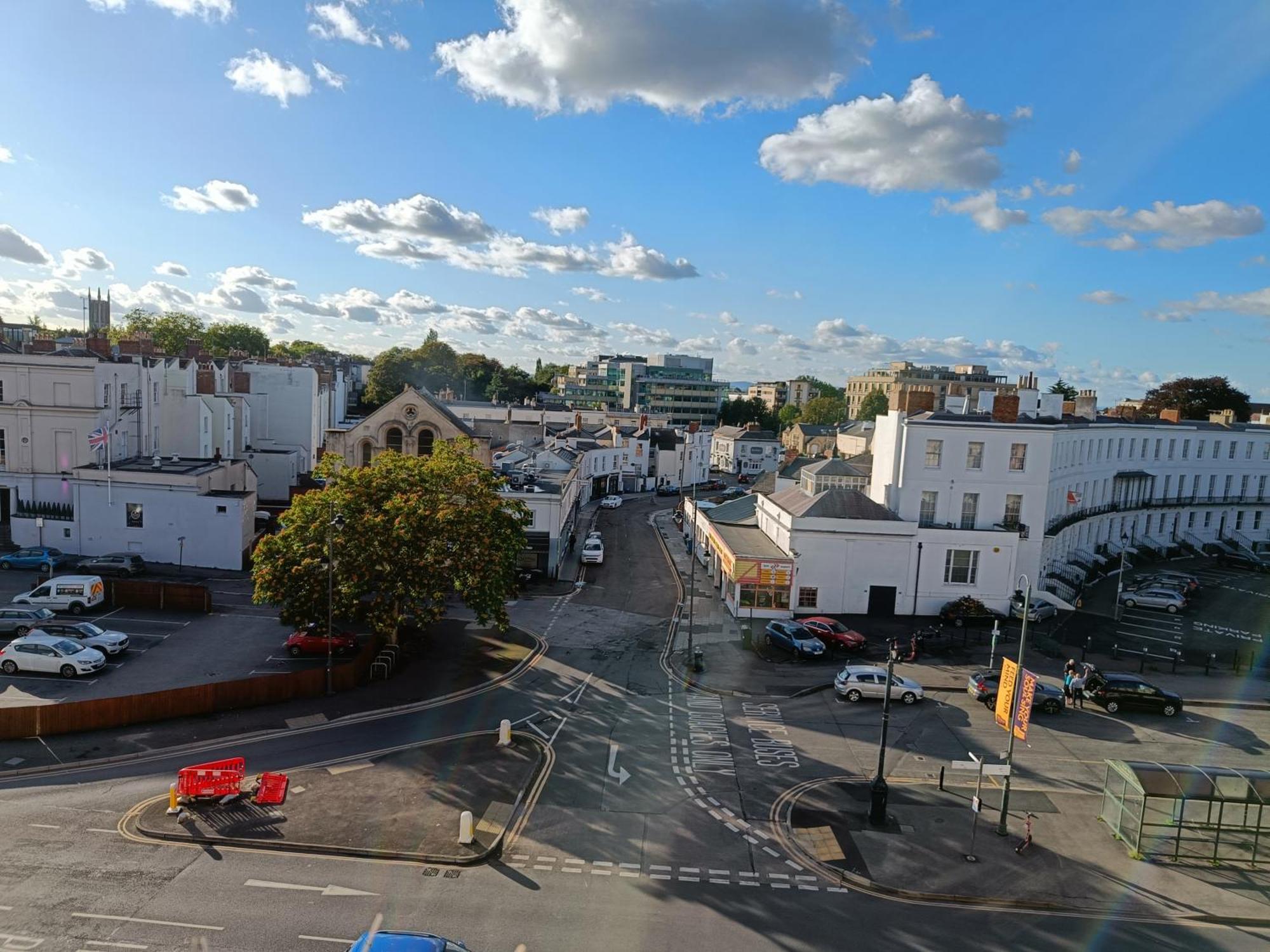 Rooms On The Prom Cheltenham Phòng bức ảnh